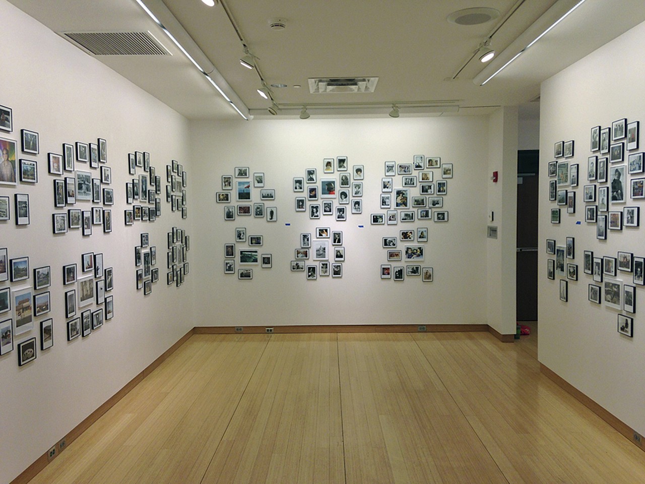 Oliver Wasow, Installation: Hudson Valley Community College, New York (installation view)
Found photographs